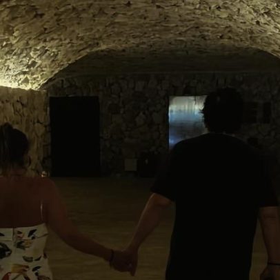 Fábio Jr. inicia álbum de viagem com a esposa