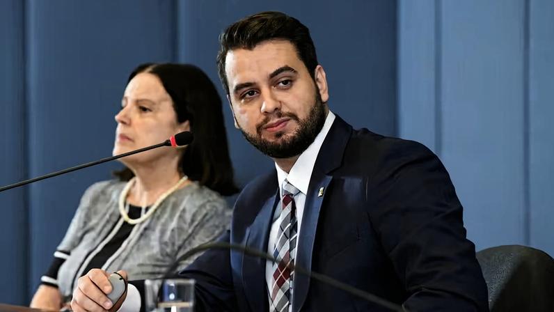 PF prende Filipe Martins após fuga de ex-diretor da PRF