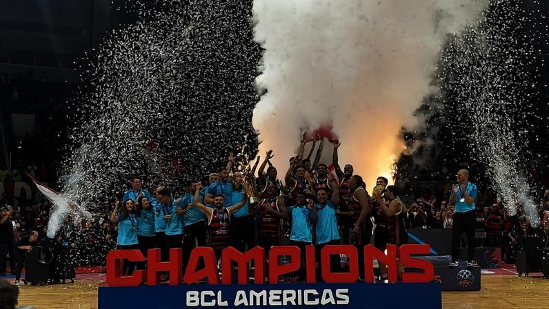 Flamengo comemora título na Champions League das Americas (Foto: Anna Ramos / Lance!)