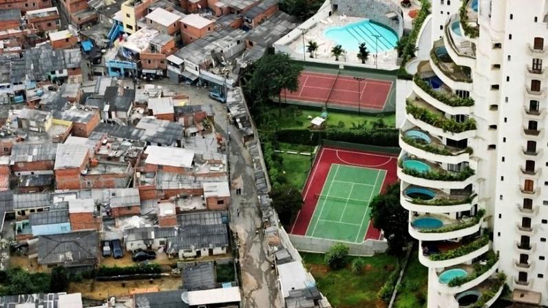 Foto de Tuca Vieira que mostra Paraisópolis e prédio de luxo do Morumbi rodou o mundo e virou símbolo da desigualdade social