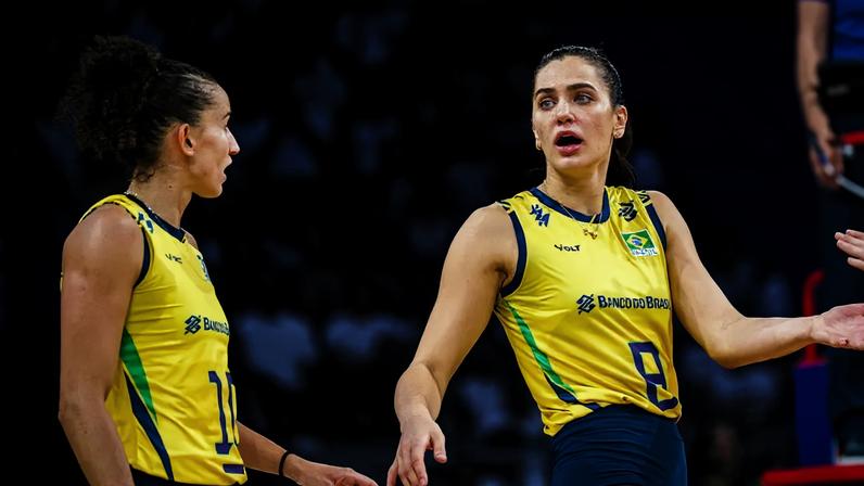 Gabi Guimarães e Julia Kudiess estão na Seleção Ideal da VNL Feminina (Foto: Divulgação/Volleyball World)