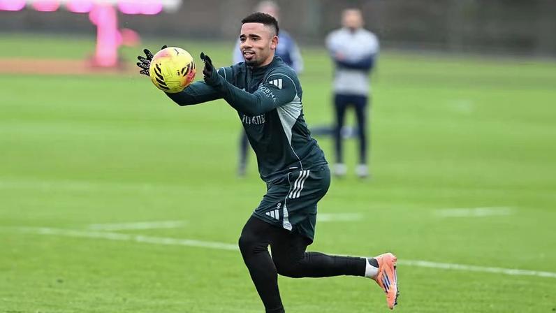 Arsenal enfrenta o Aston Villa pela Premier League — Foto: Getty Images
