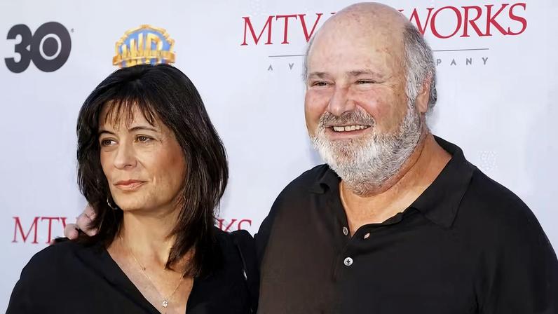 Rob Reiner e a esposa, Michelle Singer Reiner, em foto de 2004 — Foto: Getty Images