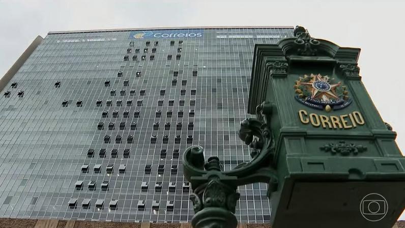 Correios vão precisar de mais R$ 8 bilhões em 2026; plano de reestruturação prevê 15 mil demissões e mil agências fechadas — Foto: Jornal Nacional/ Reprodução
