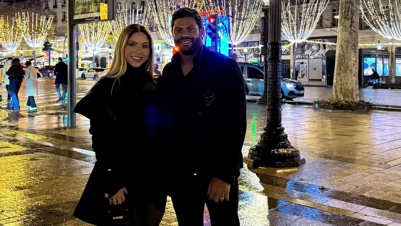 Hulk posta registros de jantar romântico com a esposa, Camila Ângelo, em Paris — Foto: Reprodução/Instagram