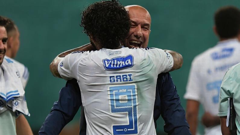 Vão ficar? Vice-presidente do Cruzeiro abre o jogo sobre futuro de Jardim, Matheus Pereira e Gabigol; VEJA (0:53)