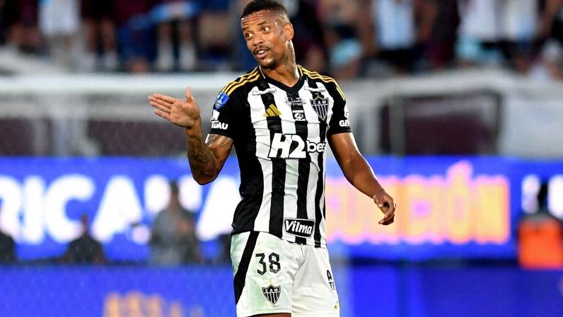 Filipe Luís é sincero sobre técnico que mais lhe 'tirou o sono' na temporada e opina sobre estrangeiros: 'Quem estuda não tem passaporte' (1:46)