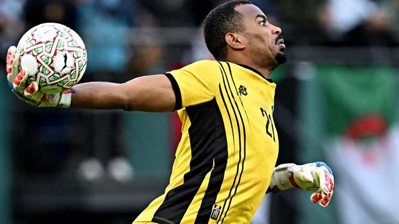 Monged Elneel durante jogo de Sudão na Copa Africana de Nações