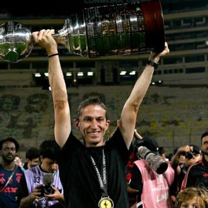 Filipe Luís confirma favoritismo com Flamengo; eleito melhor técnico da América
