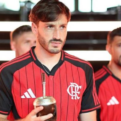 Viña escolhe River Plate em negociação de saída do Flamengo