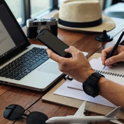 Como montar uma estação de trabalho com celular e tablet em casa