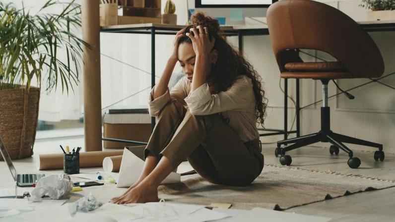 Burnout em lideranças impacta decisões e clima organizacional