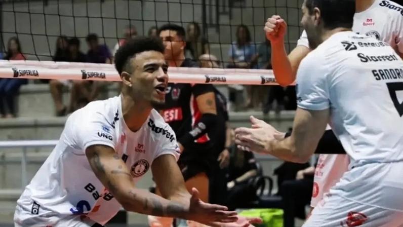 O atleta argentino Manuel Armoa do Guarulhos foi alvo de injúria racial por parte de torcedor do Sesi Bauru (Foto Reprodução Instagram)