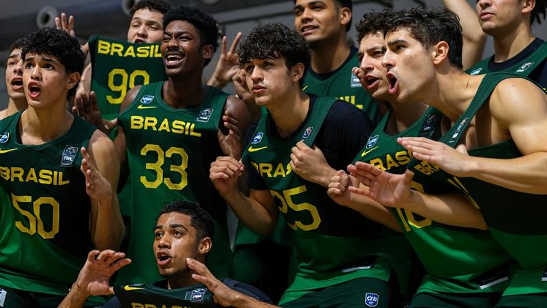 Brasil se sagrou campeão do Sul-Americano de Basquete Sub-17 após vencer a Argentina na grande final (Foto: Reprodução / Instagram)
