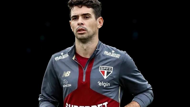 Oscar sofreu um quadro de desmaio durante exame (Foto: São Paulo / Divulgação)