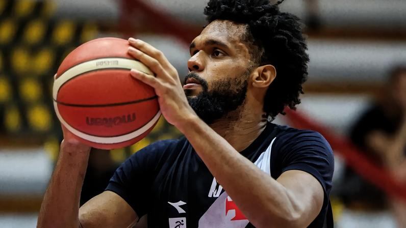 Com 19 pontos, Serjão foi o cestinha da vitória do Vasco sobre o Paulistano (Marcello Zambrana/NBB)