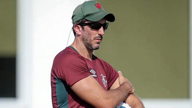 Zubeldía no treino do Fluminense após a derrota para o Vasco (Foto: Marcelo Gonçalves/ Fluminense FC)