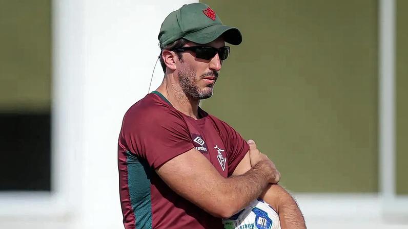 Zubeldía no treino do Fluminense após a derrota para o Vasco (Foto: Marcelo Gonçalves/ Fluminense FC)