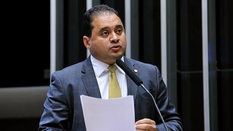 Senador Weverton Rocha (PDT-MA), relator da nova lei do impeachment na CCJ do Senado. (Foto: Luis Macedo/Câmara dos Deputados)