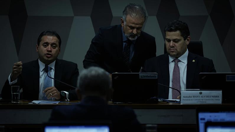 A CCJ do Senado adia a votação do projeto de lei que atualiza as regras de impeachment para ministros do STF, buscando aprofundar o debate e evitar polêmicas - Foto: Lula Marques/ Agência Brasil