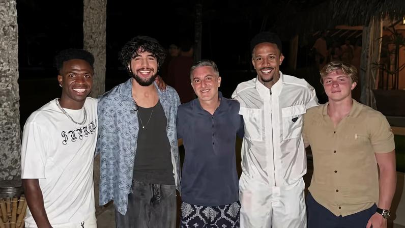 Vini Jr., Nattan, Luciano Huck, Eder Militão e Benicio Huck — Foto: Reprodução/Instagram