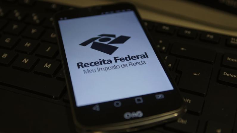 Receita paga lote residual de restituição do IRPF de dezembro de 2025
