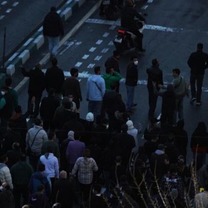 Estudantes apoiam protestos contra custo de vida no Irã