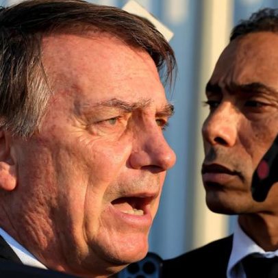 Bolsonaro volta ao centro cirúrgico para novo procedimento contra soluços