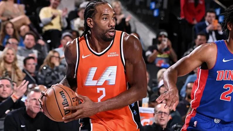 Kawhi Leonard alcançou marca histórica na rodada da NBA (Photo by Juan Ocampo / NBAE / Getty Images / Getty Images via AFP)