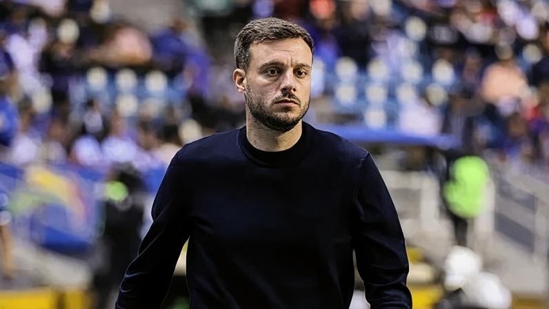 Martín Anselmi foi campeão da Sul-Americana de 2022 com o Independiente Del Valle