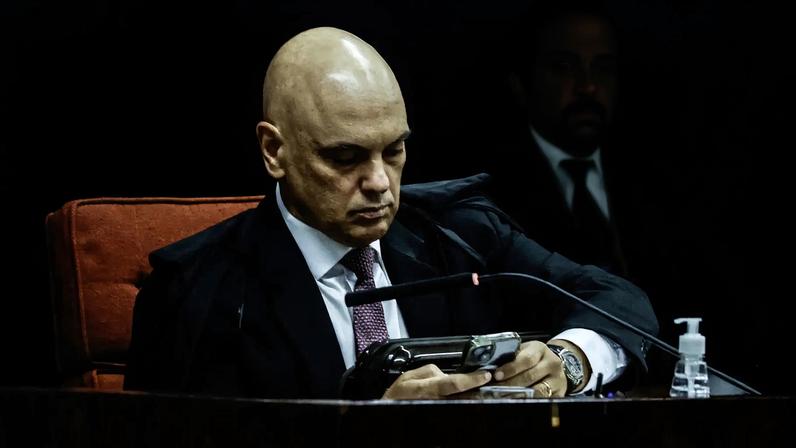 O ministro Alexandre de Moraes, durante o julgamento do ex-presidente Jair Bolsonaro, em setembro (Foto: Antonio Lacerda/EFE)