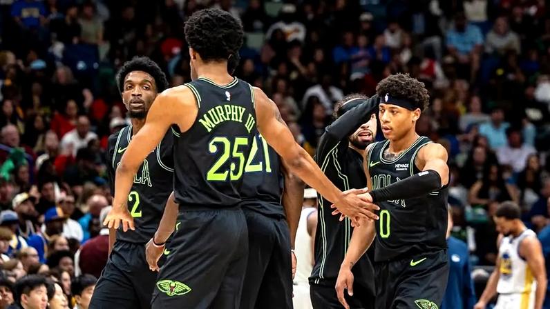 Warriors troca jogador pelicans