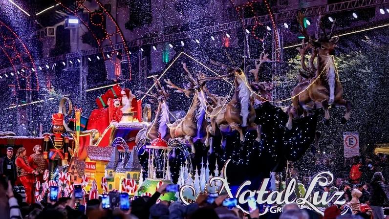 Grande Desfile de Natal em Gramado • Cleiton Thiele/SerraPress