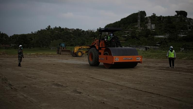 Estrada de orgulho nacional encontra resistência indígena em assentamentos nepaleses