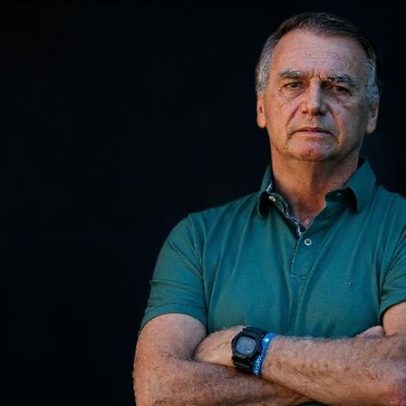Bolsonaro segue internado e fará endoscopia amanhã