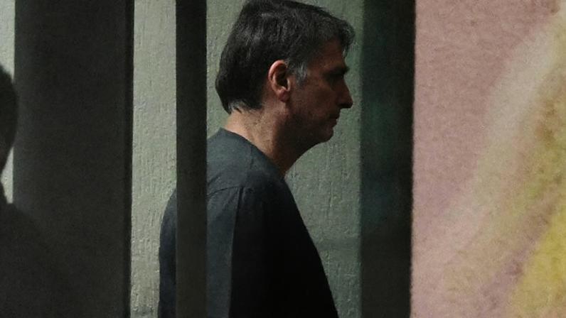O ex-presidente Jair Bolsonaro (PL), preso na Superintendência da Polícia Federal em Brasília, após receber a visita da ex-primeira-dama Michelle Bolsonaro