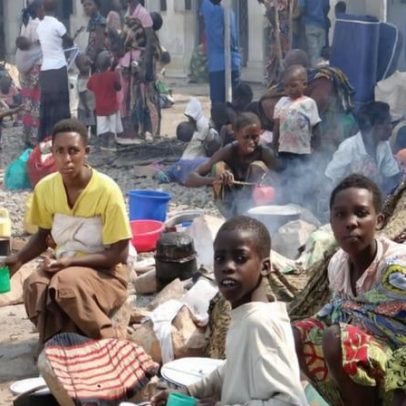 Refugiados congoleses buscam proteção em Burundi.