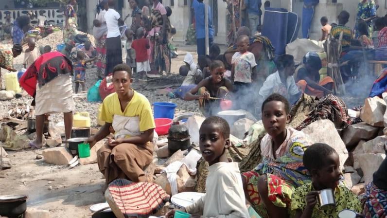 Refugiados congoleses buscam proteção em Burundi.