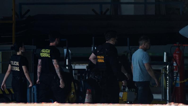 Silvinei Vasques chega a Brasília após prisão no Paraguai e passa por audiência na PF (Foto: EFE/Andre Borges)
