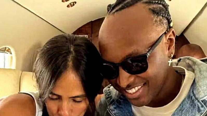 Thiaguinho e Carol Peixinho revelam foto inédita do rosto do filho: 'Primeira viagem' — Foto: Reprodução/Instagram