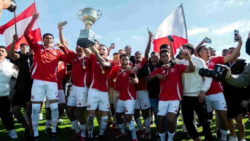Alisson, lateral-esquerdo da base faz sua estreia no Internacional (Foto: Ricardo Duarte/SC Internacional)