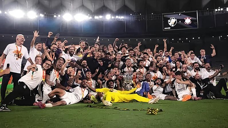 Time do Corinthians celebra título da Copa do Brasil