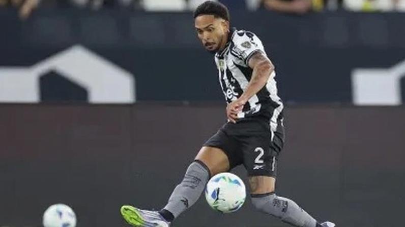Vitinho, lateral do Botafogo
