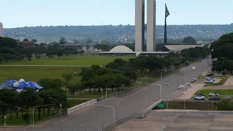 1 de 3 Manifestantes fazem ato contra anistia e PL da Dosimetria na capital federal — Foto: Natália Valarini/TV Globo