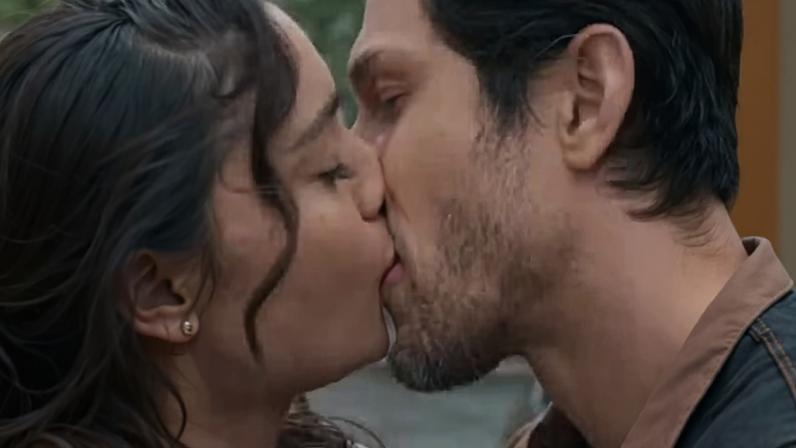 Casais de tirar o fôlego nas novelas de 2025: Gerluce (Sophie Charlotte) e Paulinho (Romulo Estrela) em 'Três Graças'; Odete Roitman (Debora Bloch) e César Ribeiro (Cauã Reymond) em 'Vale Tudo'