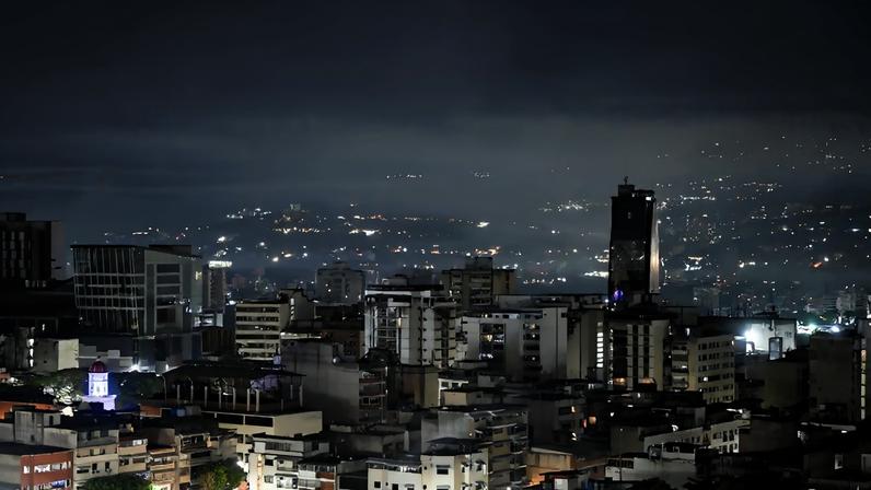 Imagem de Caracas após os bombardeios dos Estados Unidos – Foto: Federico Parra/AFP