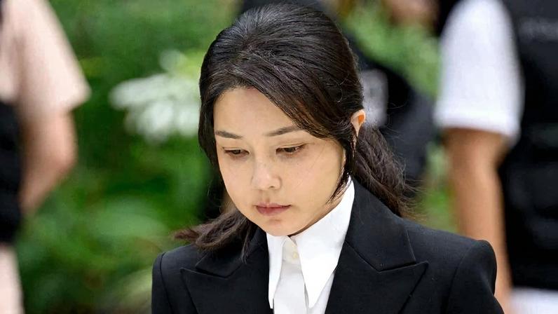 Kim Keon Hee, ex-primeira-dama da Coreia do Sul, condenada à prisão – foto: Anthony Wallace/AFP
