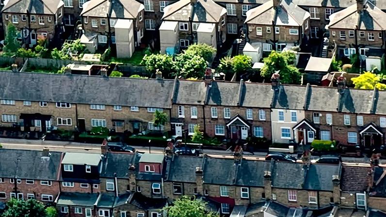 Moradias decentes para inquilinos privados no Reino Unido adiadas para 2035