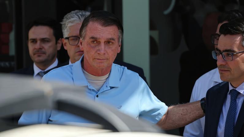 Ex-presidente Jair Bolsonaro tem alta após passar por nova cirurgia abdominal.