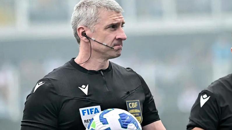 Anderson Daronco apitará Corinthians x São Paulo (Foto: Jota Erre/AGIF/GazetaPress)